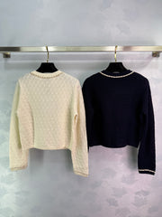 Chain-decorated round-neck cardigan