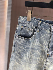 Light-colored denim 9-point pants