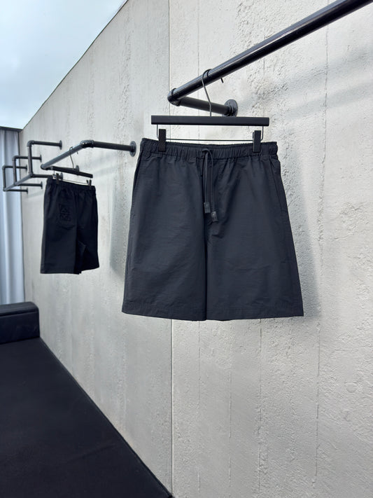 Hollow embroidery shorts