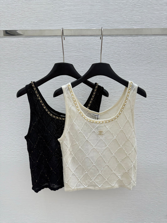 Crew neck knitted vest