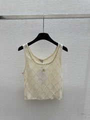 Crew neck knitted vest