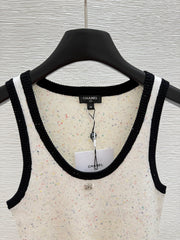 Crew neck knitted vest