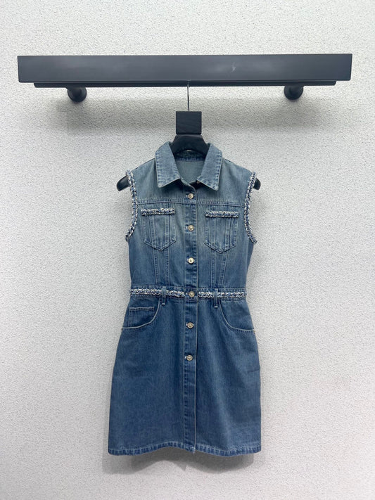Sleeveless denim dress