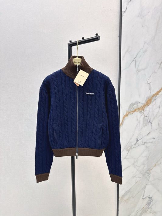 A stand-up collar jacket with contrasting trims