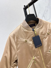 Zipper-trimmed jacket