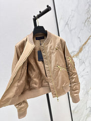 Zipper-trimmed jacket