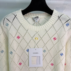 Diamond-patterned round neck long-sleeved top