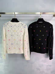 Diamond-patterned round neck long-sleeved top