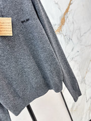 Half-button crew neck cashmere knit sweater