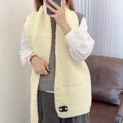 Double-sided jacquard knit scarf