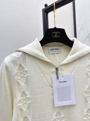 Half-open zip-up knit sweater