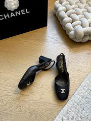 Mary Jane chunky heeled shoes