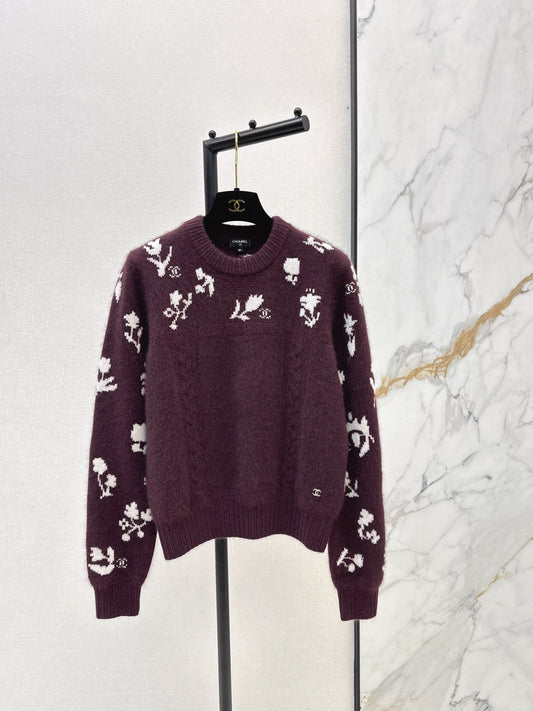 Ski-Style Crew Neck Top