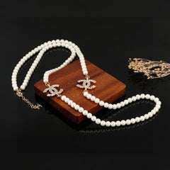 Sweater Pearl Necklace