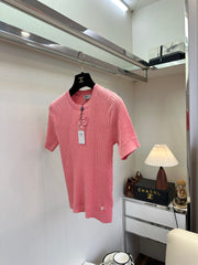 Lightweight and slimming round neck short-sleeved knitwear