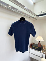 Lightweight and slimming round neck short-sleeved knitwear