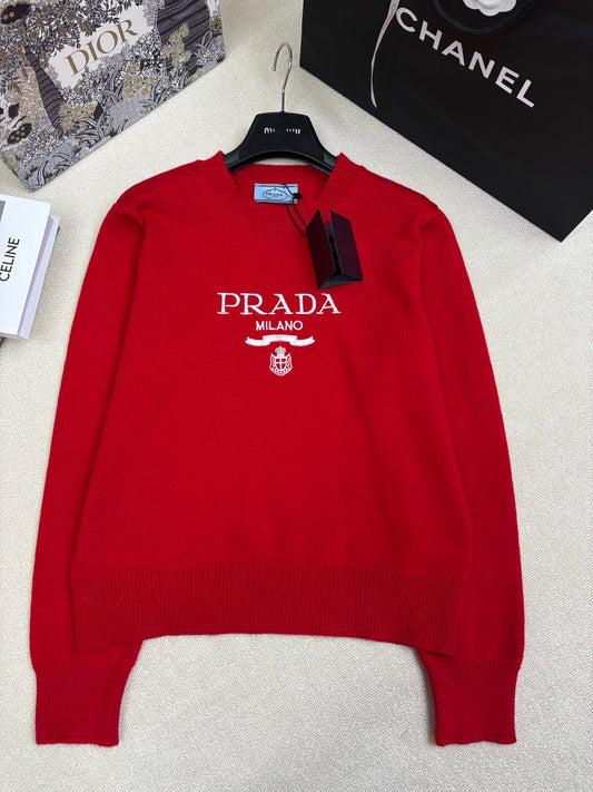 Knitted crew neck pullover sweater