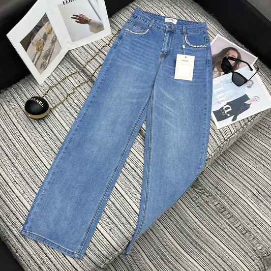 Straight-leg jeans with beaded pockets