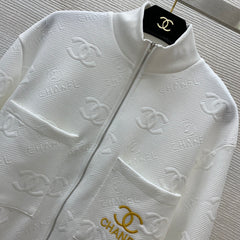 Embossed logo fashion casual sportswear set