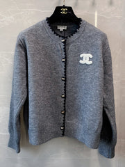Simple color-blocked cardigan