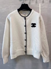 Simple color-blocked cardigan
