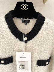 Color-blocked Crochet-edged Crew Neck Knit Cardigan