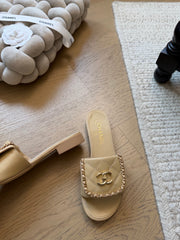 Backpack-style slippers