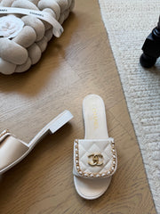 Backpack-style slippers