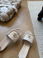 Backpack-style slippers