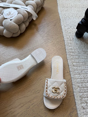 Backpack-style slippers