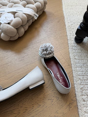 Camellia-patterned flats