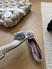 Camellia-patterned flats