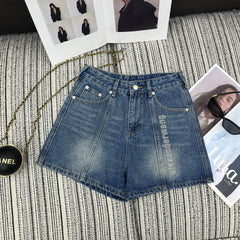 Classic mid-high waist short