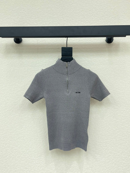 Half-zip stand-up collar knit short-sleeved top