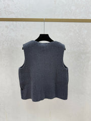 Solid color, simple round neck knitted vest cardigan