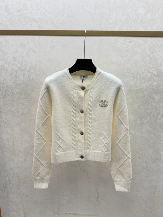 simple round neck knit long-sleeved cardigan