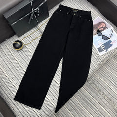 Straight-leg jeans