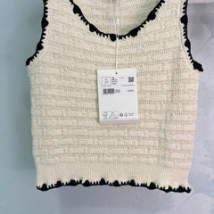Wavy-edged Knit Vest