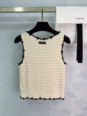 Wavy-edged Knit Vest
