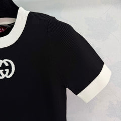 Color-blocked crew neck knit short-sleeved top