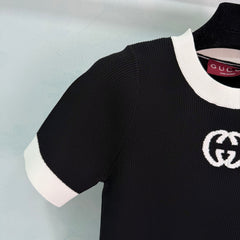 Color-blocked crew neck knit short-sleeved top