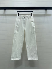 Vintage-style high-waisted jeans