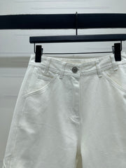 Vintage-style high-waisted jeans