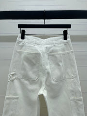 Vintage-style high-waisted jeans