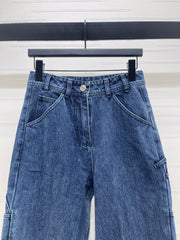 Vintage-style high-waisted jeans