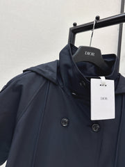 Loose-fitting trench coat