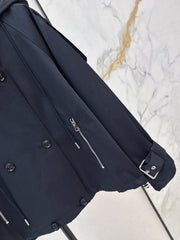 Loose-fitting trench coat