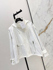 Loose-fitting trench coat