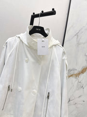 Loose-fitting trench coat