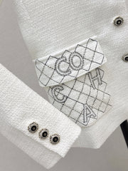 Mid-length double-pocket lapel coat